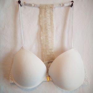 👙 Ivory Colored Bra - 36B 👙